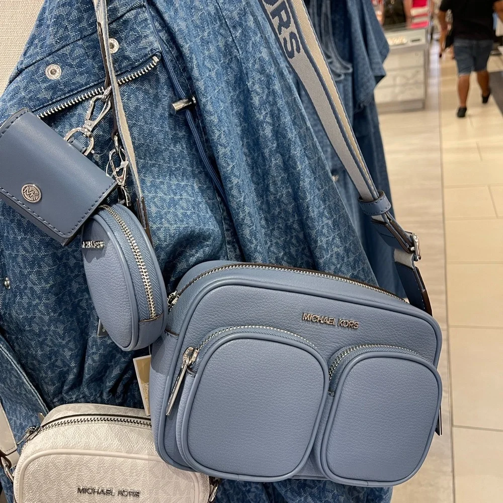 Michael Kors Jet Set Md Leather Crossbody Bag with Case for Apple Airpods Pro®